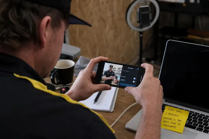 9 Social Media Hooks That Actually Work for Australian Small Business (2025)