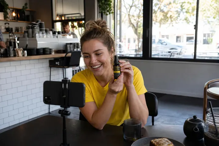 Micro-Influencers vs Macro-Influencers: What Australian Small Businesses Need to Know